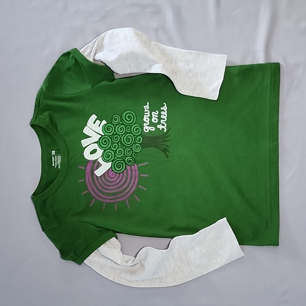 Old Navy green with gray long sleeve ( Love grow on trees) shirt. Size: XS